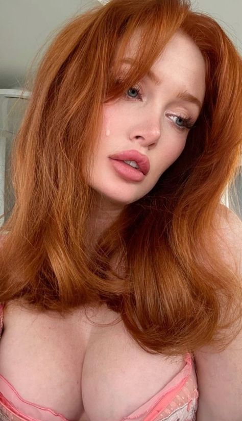 Insta Banner, Ginger Models, Pretty Redhead, Make Your Day Better, Ginger Women, Red Haired Beauty, Red Hair Woman, Dark Red Hair, Redhead Beauty