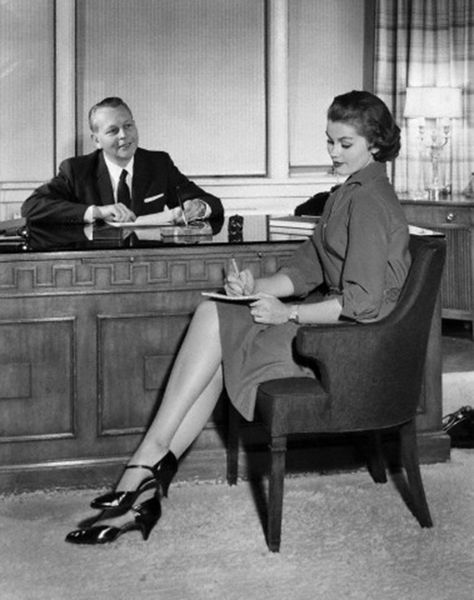 vintage everyday: Vintage Office Assistant – 32 Pictures of Secretaries before the 1970s Office Canvas Art, 1960s Lingerie, Vintage Shoot, Nostalgic Photos, Office Canvas, Office Assistant, Retro Office, Lingerie Vintage, Vintage Office