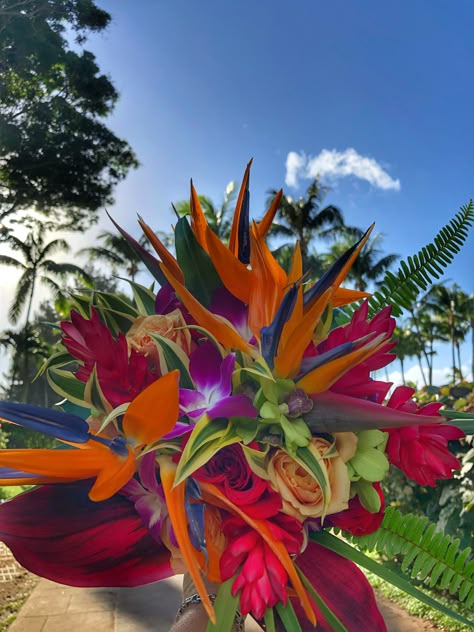 Hawaiian wedding bouquet with bird of paradise Flower Bouquet Tropical, Birds Of Paradise Wedding Bouquet, Bird Of Paradise Wedding Bouquet, Birds Of Paradise Arrangement, Hawaiian Bridal Bouquet, Hawaiian Flower Bouquet, Birds Of Paradise Bouquet, Tropical Wedding Theme Colors, Hawaiian Wedding Bouquet