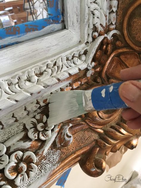 Updating A Gold Framed Mirror, Painted Mirror Frame Ideas, Gold Mirror Makeover, Mirror Redo Diy, Painted Mirror Frames, Old Mirror Makeover, Refinish Mirror Frame, Old Mirror Ideas, Decorated Mirror Diy