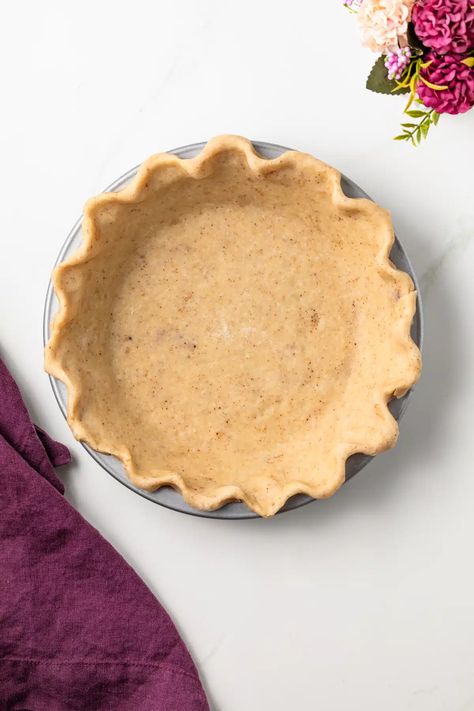 Brown butter pie crust will elevate even the simplest of pie fillings. It tender, flaky, and so delicious. Wheat Pie Crust, Pumpkin Whole, Quiche Pie Crust, Pie Crust With Butter, Blind Bake Pie Crust, Whole Wheat Pie Crust, Oil Pie Crust, Butter Pie Crust, Pie Ideas