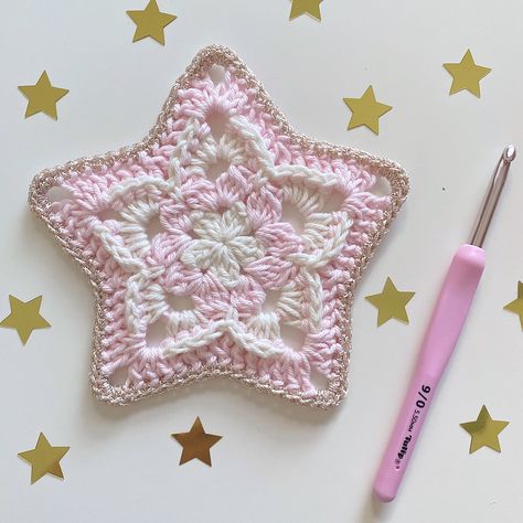 Crochet Christmas Garland, Crochet Star Patterns, Crochet Ornament Patterns, Crochet Fairy, Stars Pattern, Crochet Design Pattern, Crochet Ornaments, Crochet Stars, Kawaii Crochet