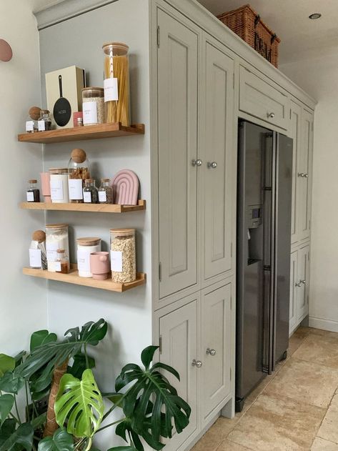 Post Image Small Kitchen Shelf, Stand Alone Pantry, Kitchen Pantry Ideas, Terrace Interior, Small Kitchen Pantry, Settee Dining, Kitchen Storage Space, Pantry Wall, Small Pantry