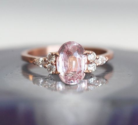 Pink Sapphire Ring Rose Gold, Oval Sapphire Diamond Ring, Sapphire Ring Rose Gold, Gold Sapphire Engagement Ring, Peach Sapphire Rings, Ring Rosegold, Peach Sapphire, Pink Sapphire Ring, Classic Engagement Rings