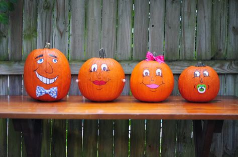 Family Pumpkin Painting, Pumpkin Family, Painting Pumpkins, Festival Ideas, Kids Painting, Halloween Centerpiece, Kid Craft, Pumpkin Painting, Fall Theme