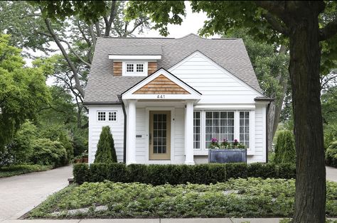 1940s Cottage, House Exterior Ideas, Cottage House Exterior, Cape Cod Style House, Ranch Exterior, Cape Cod Style, House Aesthetic, Exterior Ideas, Cottage House