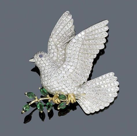 Dove Jewelry, Dove Of Peace, Presents Ideas, Dove Bird, Antique Jewelry Indian, White Gold Set, Jewelry Boards, Diamond Brooch, Jewelry Indian