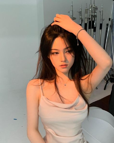 Aethetics Angel on Instagram: “Weibo: iamazhai” Angel Girl Aesthetic, Angel Pretty, Angel Photography Aesthetic, Angel Photoshoot Aesthetic, Female Angel Aesthetic, Medium Long Haircuts, Medium Length Hair Cuts, Korean Hairstyle, Long Hair Cuts