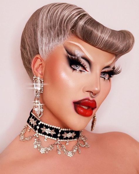 Miss Fame Makeup, Drag Makeup Ideas, Alien Halloween Makeup, Lola Brooke, Drag Hair, Bleached Brows, Drag Inspiration, Drag Ideas, Drag Wigs