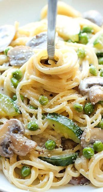 Zucchini Mushroom Pasta, Zucchini Pasta, Mediterranean Food, Pasta Dinner Recipes, Mushroom Pasta, God Mat, One Pot Pasta, Easy Pasta Recipes, Pasta Dish