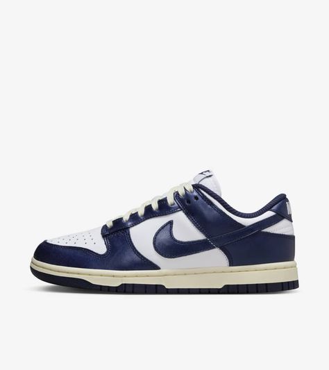 Nike Dunk Low Vintage Navy, Nike Dunk Lows, High Air Force 1, Nike Snkrs, White Shoes Sneakers, Nike Models, Exclusive Sneakers, Adidas Spezial, Adidas Campus