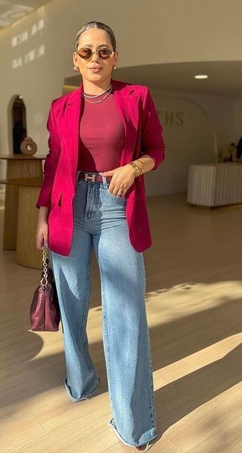 Jeans And Blazers Women Work Outfits, Pink Blazer Styling Women, Blazer Outfits For Women Pink, Corporate Jeans Outfit, Office Outfits Women Pink, Blazer And Jeans Outfit Women Classy, Blazer With Jeans Women Classy, Pink Professional Outfit, Outfit Semi Formal Mujer