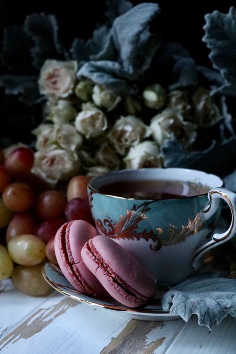 Tea Time Magazine, Tea Table Settings, Coffee Summer, Cafe Photos, Tea Tables, Dandelion Tea, Tea Rooms, Tea Break, Chocolate Tea