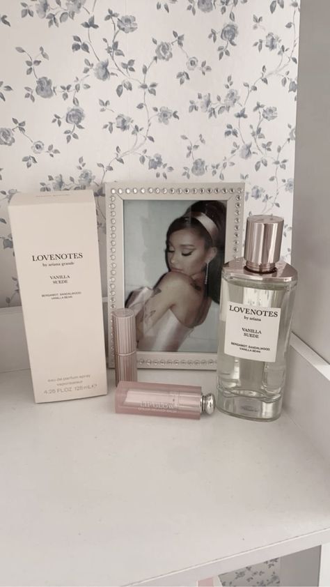 Ariana Grande Aesthetic Pictures, Ariana Grande Yours Truly Aesthetic, Ariana Grande Core Aesthetic, Ariana Grande Bedroom, Ariana Grande Rem Perfume, Ariana Grande Lavender, Ariana Grande Room Decor, Ariana Grande Perfume Aesthetic, Ariana Grande New Perfume