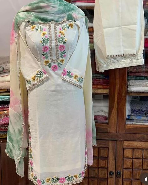 Off White Embroidery Suits, Cotton Party Wear Suits, Suit Embroidery Designs Party Wear, Work Design For Suits, Embroidery Suits Design Machine, Suit Embroidery Designs Punjabi, Punjabi Boutique Suits Embroidery, Machine Work Suits, Boutique Suits Embroidery