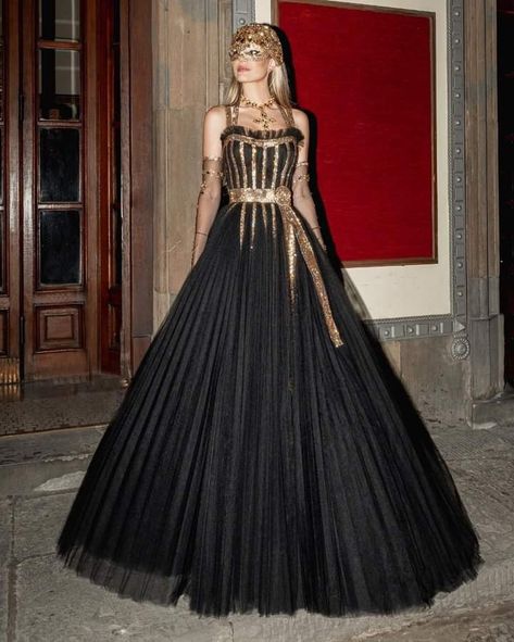 Masked Ball Outfit Dresses, Masquerade Ball Dresses And Masks, Masquerade Ball Gowns Elegant With Mask, Masquerade Dress And Mask, Masquerade Party Outfit Dresses, Mascarade Party Outfit, Masquerade Gown, Black And Gold Gown, Masquerade Ball Dresses