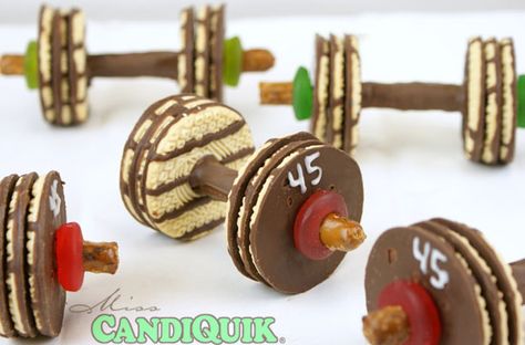 Chocolate Covered Pretzel Barbell Cookies. Easy & Perfect for Father's Day or just because! Olympic Food, Olympic Party, Edible Crafts, Food Concept, Chocolate Covered Pretzels, Fun Kids Food, Food Crafts, Kids Snacks, Creative Food