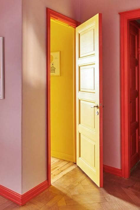 Coloured Door Frames, Colourful Woodwork, Lilac Hallway, Colorful Doors Interior, Funky Bathrooms, Spare Room Office, Safari Room, Funky Kitchen, Colorful Bathroom