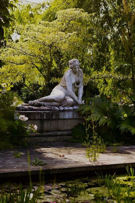 Sculptures In Garden, Sonic Frontiers, Sonic Game, Game Sonic, Greek Statues, Ancient Statues, Garden Statue, Foto Art, New Garden