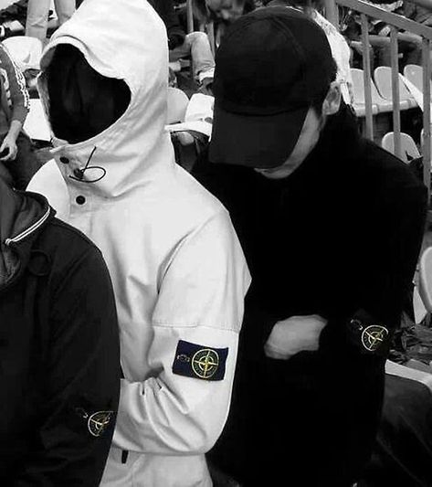 Football Casual Outfit, Ultras Football Casual, Hooligans Football Casual, Casuals Football Style, Stone Island Hooligan, Hooligans Style, Casual Hooligans, Ultra Outfits, Football Hooliganism