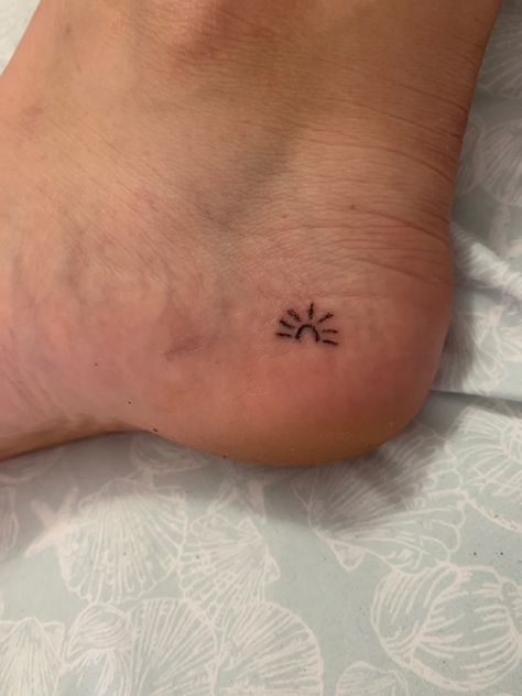 Ankle Stick And Poke Tattoo, Ankle Stick And Poke, Small Stick And Poke Tattoo Ideas, Lil Tattoos Ideas Simple, Tiny Stick And Poke, Cute Simple Henna Designs, Tattoo Ideas Stick And Poke, Dark Seid, Stick N Poke Ideas