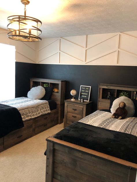 Black And White Shiplap Bedroom, Farmhouse Childs Room, Black White Grey Wood Bedroom, No Headboard Boys Room, Black And White Twin Bedroom Ideas, Black And Grey Boys Room, Boys Room Black Furniture, Black Boys Room Ideas, Boys Black And White Room