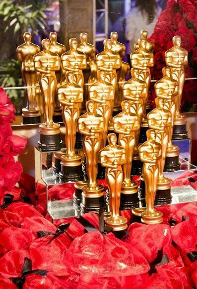 Hollywood Red Carpet Theme, Hollywood Sweet 16, Hollywood Cake, Oscars Theme Party, Broadway Theme, Deco Cinema, Old Hollywood Theme, Hollywood Birthday Parties, Oscars Party Ideas