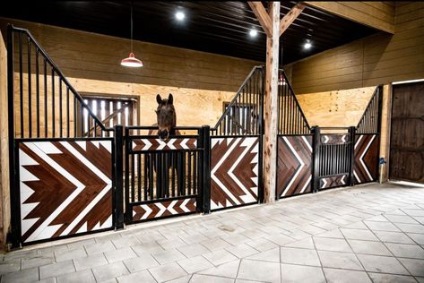 Custom Stalls Make You Look Twice - STABLE STYLE Luxury Horse Barns, Small Horse Barns, Feed Room, Barn Remodel, Barn Layout, Hay Storage, Stable Style, Stall Fronts, Horse Barn Ideas Stables