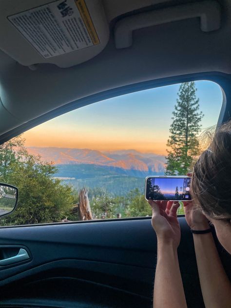 sunset, sunset aesthetic, yosemite, California, instagram ideas Colorful Travel Aesthetic, Aesthetic Life Photos, Happiness In Pictures, Winter California Aesthetic, Car Aesthetic Ideas, Roadtrip Picture Ideas, Life Inspo Pictures, Happy Photos Aesthetic, Digital Pictures Aesthetic