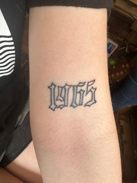 old english font year number outline tattoo Unity Tattoo, Year Tattoo, City Tattoo, Black Girls With Tattoos, Spooky Tattoos, Tree Of Life Tattoo, Horse Tattoo, Dark Tattoo, Time Tattoos