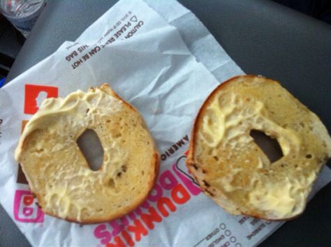 Dunkin Donuts Bagel with Butter Donuts, Favorite Recipes, Yummy Food, Butter, Bread