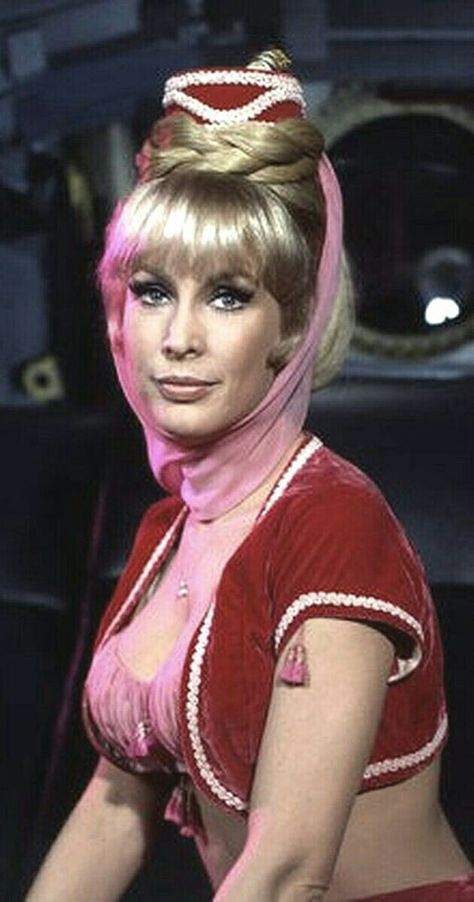 I Dream Of Genie, 60s Tv Shows, Barbara Eden, I Dream Of Jeannie, Dream Of Jeannie, Actrices Hollywood, Old Tv Shows, Tucson, Serie Tv