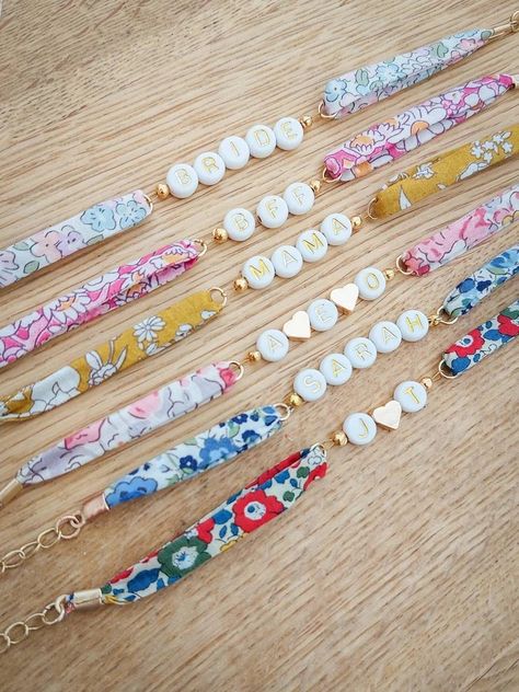 Liberty Bracelet, Bracelets Liberty, Fabric Bracelets, Gold Hearts, Custom Bracelet, Diy Bracelet Designs, Bracelet Friendship, Dainty Bracelet, Liberty London