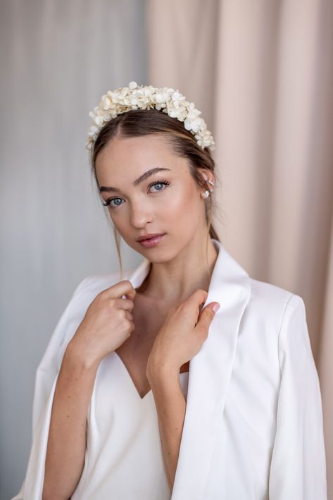 Simple Floral Headpiece, Wedding Bun With Headband, Wedding Flower Headband, Flower Reef, Dried Flowers Hair, Floral Bridal Crown, White Hydrangea Wedding, Flower Headband Wedding, Wedding Bun