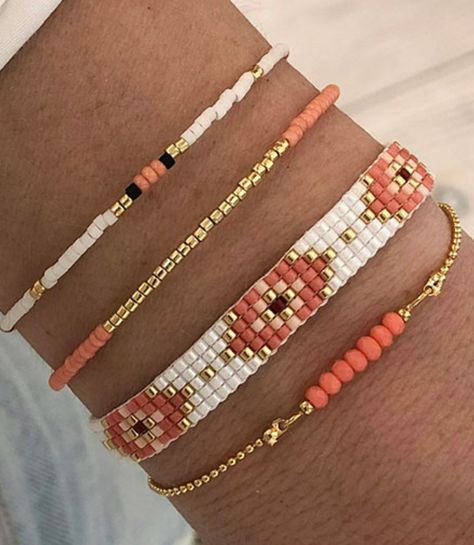 Seed Bead Ankle Bracelets, Womens Western Jewelry, Delica Bead Bracelet, Look Bracelet Ideas, Diy Bracelets Easy Step By Step Beading Tutorials, Diy Miyuki Bracelet, Simple Bead Loom Patterns, Miyuki Delica Bracelet, Seed Bead Bracelet Design Ideas