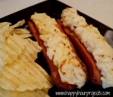 Stuffed hot dogs - one of my favorite comfort foods.  Use leftover mashed potatoes and turn your traditional dog inside out! Stuffed Hot Dogs, Over Mashed Potatoes, Easy Food Recipes, Burger Dogs, Gross Food, With Mashed Potatoes, Making Mashed Potatoes, Leftover Mashed Potatoes, Hot Dog Recipes