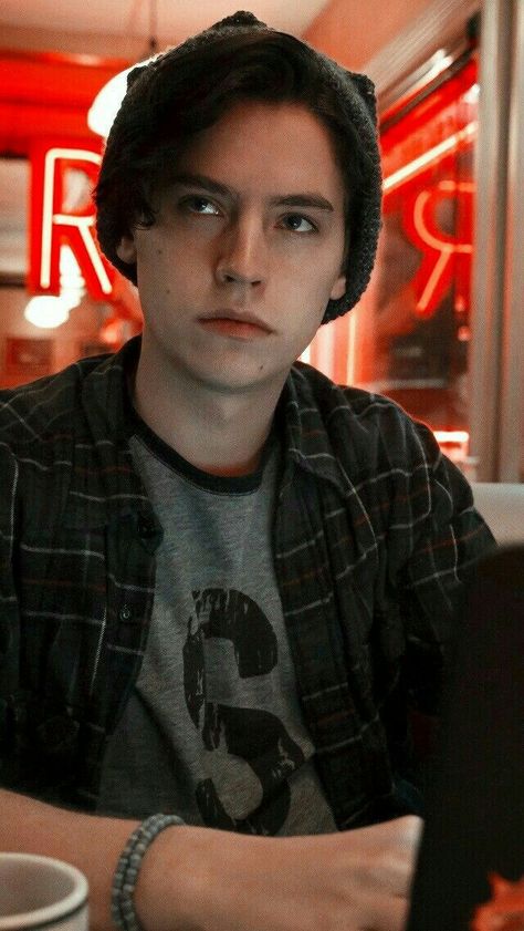 Riverdale / Jughead Jones Cole Sprouse Lockscreen, Cole Sprouse Hot, Cole Sprouse Funny, Cole Sprouse Wallpaper, Cole Spouse, Cole Sprouse Jughead, Cole M Sprouse, Riverdale Cole Sprouse, Dylan And Cole