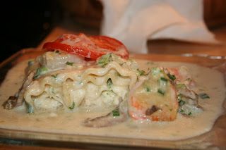 Shrimp Alfredo Sauce, Crab Lasagna, No Cook Noodle Lasagna, Crab Alfredo, How To Cook Lasagna, Seafood Lasagna Recipes, Seafood Lasagna, Lasagna Roll, Lasagna Rollups