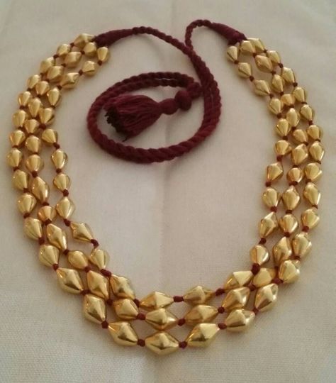 Dholki Beads, Banaras Sarees, Hand Drum, Gold Jewellry, Red Or Black, Gold Jewelry Simple Necklace, Gold Jewelry Stores, Neck Choker, Jewelry Simple