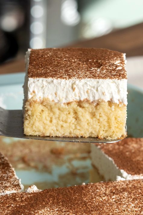 Tre Leche Cake Recipes, Easy Tres Leches, Leches Cake, Lemon Garlic Chicken, White Wine Sauce, Tres Leches Cake, Rum Cake, Layered Cake, Seafood Pasta