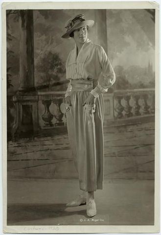 The 210 Armistice Blouse... a Symbol For Change – Folkwear 1920s Skirt, 1920s Fashion Women, 1920 Dress, 1920s Women, Digital Gallery, Gibson Girl, Nautical Fashion, 1920s Fashion, New York Public Library