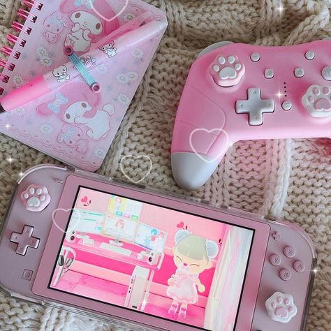 Nintendo Lite, Prince Musician, Nintendo Switch Case, Kawaii Games, Retro Gadgets, Nintendo Switch Accessories, Gaming Station, Kawaii Accessories, Pink Girly Things