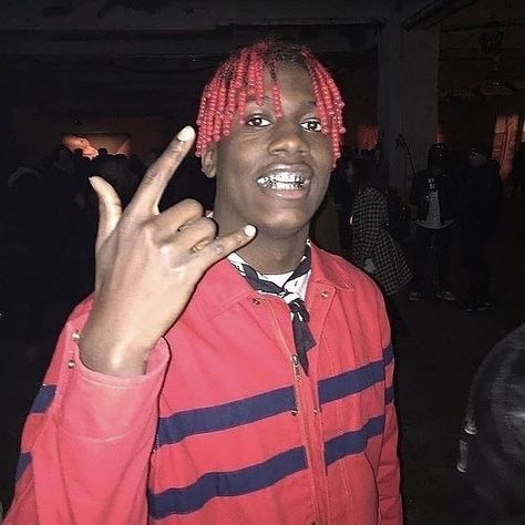 The graphic designer behind Lil Yachty’s ‘lil boat’ album cover, got the gig by cold emailing the rapper (via: @hidden.ny) Lil Yachty Pfp, Lil Yachty Aesthetic, Pfps For Tiktok, Rapper Pfps, Hop Aesthetic, Lil Boat, Hidden Ny, Hip Hop Aesthetic, Yacht Aesthetic