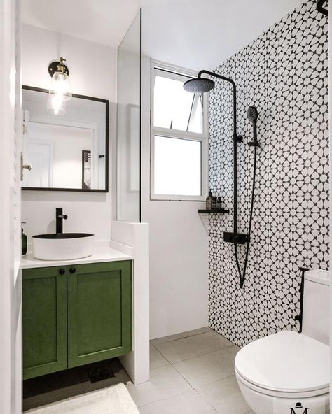 Beautiful Bathroom Design Inspirations Tiny Bathroom Interior Design, Small Walk In Bathroom Ideas, Studio Bathroom Ideas, Tiny Bathroom Design, Small Vintage Bathroom, Modern Boho Bathroom, Beautiful Small Bathrooms, Small Shower Room, Farmhouse Bathroom Remodel