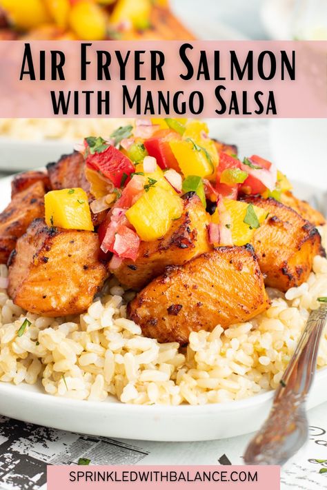 Salmon With Mango Salsa, Mango Salmon, Air Fryer Recipes Salmon, Salmon With Mango, Sriracha Salmon, Salmon Bites Recipe, Air Fried Fish, Mango Salsa Salmon, Fresh Mango Salsa