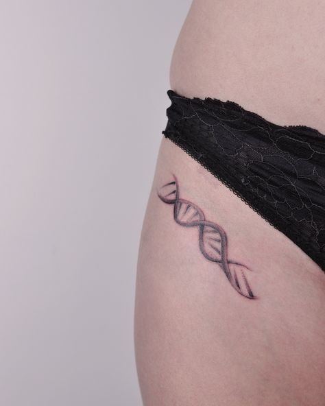 DNA Molecule Brca Gene Tattoo, Dna Sketch, Dna Tattoo, Tattoos Inspo, M Tattoos, Dna Molecule, Art Drawings Sketches Creative, Piercing Tattoo, Unique Tattoos