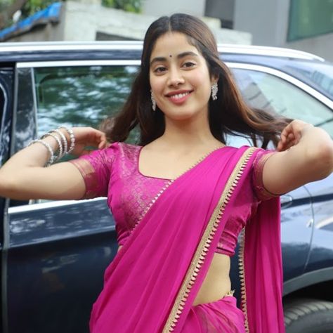 Sunny Kaushal, Jahnvi Kapoor, Indian Sari Dress, Janhvi Kapoor, South Indian Sarees, Indian Look, Bollywood Outfits, Arabian Beauty Women, Half Saree Designs