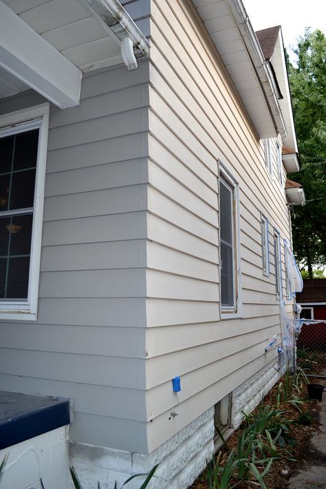 Painting aluminum siding - NewlyWoodwards How To Paint Steel Siding, How To Paint Metal Siding On A House, How To Paint Aluminum Siding, Painting Steel Siding, Paint Metal Siding, Aluminum Siding Colors, Painting Aluminum Siding, Rental Remodel, See Painting