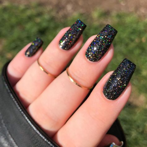 Black Nails With Shimmer, Holographic And Black Nails, Holographic Black Nails, Black Holo Nails, Holo Black Nails, Black Nails With Holographic Glitter, Sparkly Black Nails, Holo Taco, Holo Nails