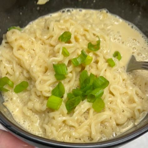 This famous TikTok recipe for how to make creamy ramen noodles calls for four ingredients and takes 10 minutes to put together. Creamy Ramen Noodles, Creamy Ramen Recipe, Creamy Ramen, Tiktok Ramen, Ramen Hacks, Sesame Beef, Lo Mein Recipes, How To Make Ramen, Ramen Recipe